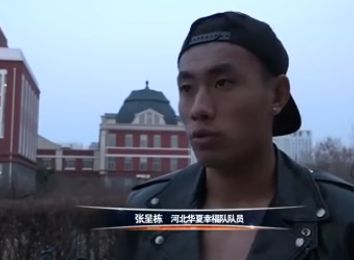 古天乐此沙新片《侦战》立项 讲述民国密室悬案 2024-07-15 近日,国家电影局发布关于2024年5月下全国电影剧本(梗概)备案、立项公示的通知,由孔令政担任编剧的电影《侦战》正式立项。