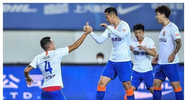 为了谋生在“满映”出品的一部儿童片中出演角色,是他平生第一次接触电影。